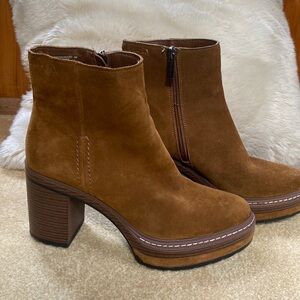 Steve Madden Shaniya Brown Round Toe Platform Suede Boots Booties size 8
